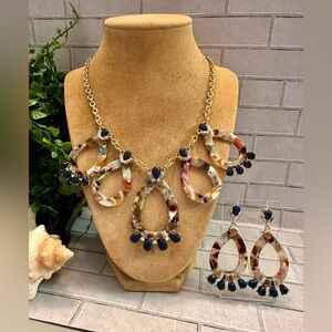 Colorful acrylic necklace set
